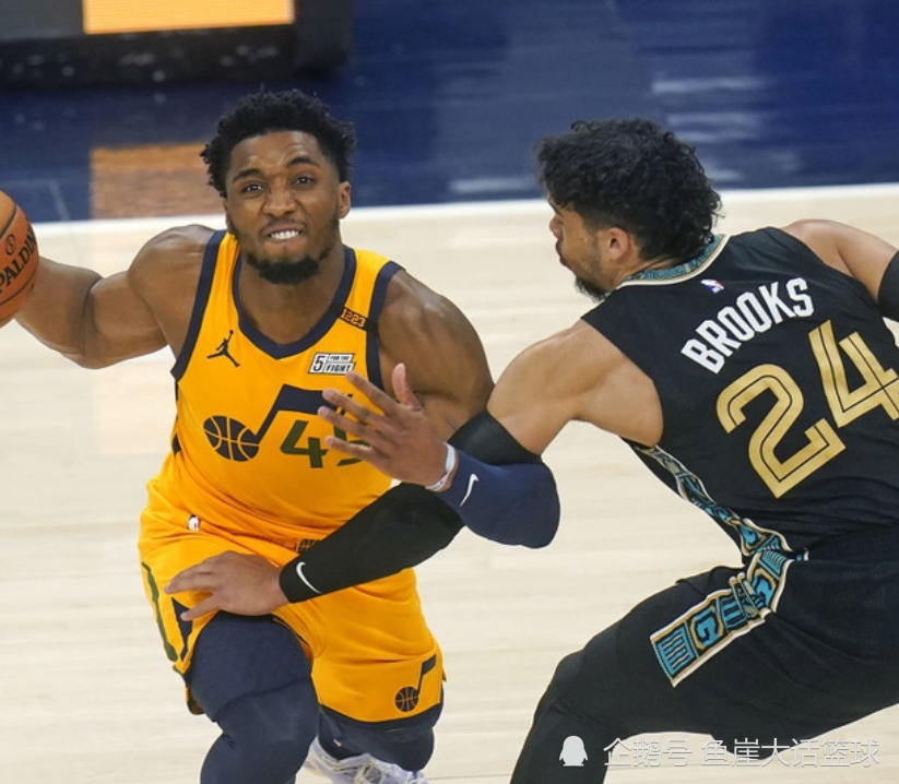 体育娱乐-包含清晨体能课后；拉齐奥止住颓势备战NBA季后赛；压力陡增；医务组通报恢复的词条